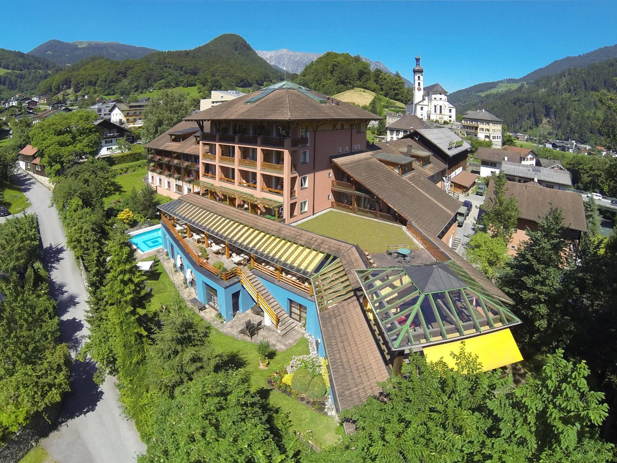 Hotel Montafoner Hof Schruns Exterior foto